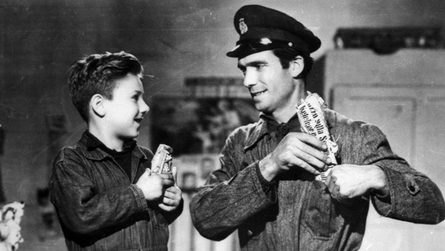 Ladri di biciclette (Source: themoviedb.org)