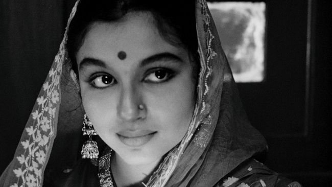 Apur Sansar (Source: themoviedb.org)