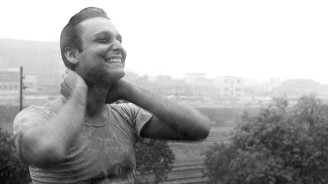 Apur Sansar (Source: themoviedb.org)